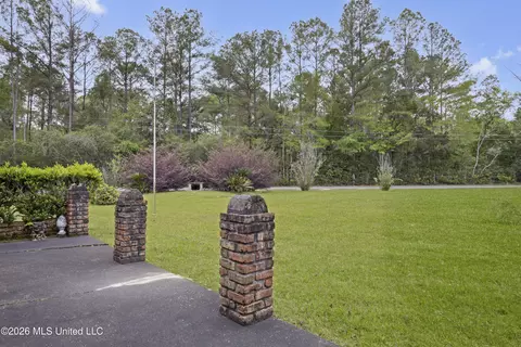 Exterior - 9121 Heather Ln, Moss Point, MS 39562 photo 5 of 11