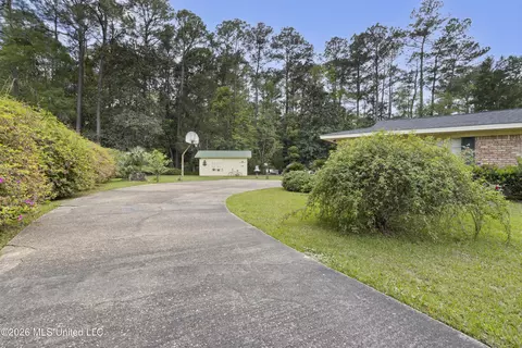 Exterior - 9121 Heather Ln, Moss Point, MS 39562 photo 10 of 11