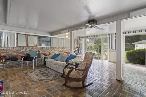 Exterior - 9121 Heather Ln, Moss Point, MS 39562 photo 6 of 11