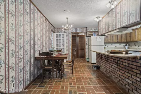 Dining - 9121 Heather Ln, Moss Point, MS 39562 photo 1 of 3