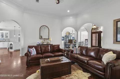 Living - 119 Northaven Dr, Jackson, MS 39209 photo 2 of 2