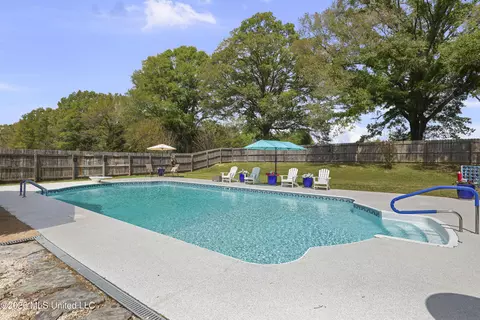 Exterior - 119 Northaven Dr, Jackson, MS 39209 photo 16 of 25