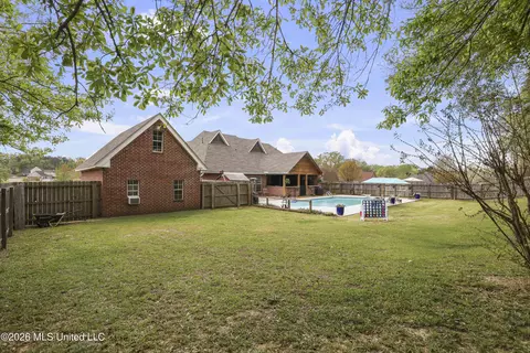 Exterior - 119 Northaven Dr, Jackson, MS 39209 photo 12 of 25