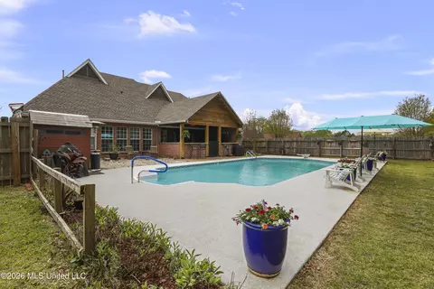 Exterior - 119 Northaven Dr, Jackson, MS 39209 photo 13 of 25