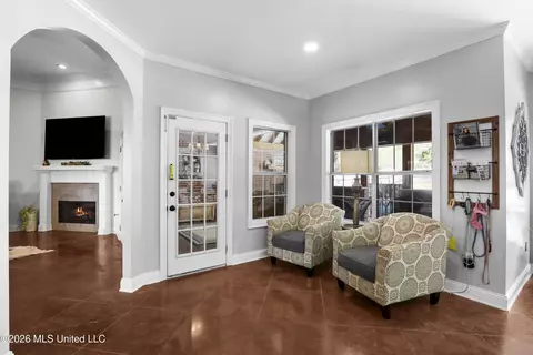 Entry Way - 119 Northaven Dr, Jackson, MS 39209 photo 2 of 6