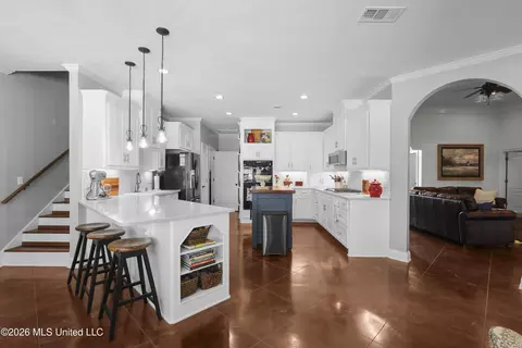 Kitchen - 119 Northaven Dr, Jackson, MS 39209 photo 3 of 4