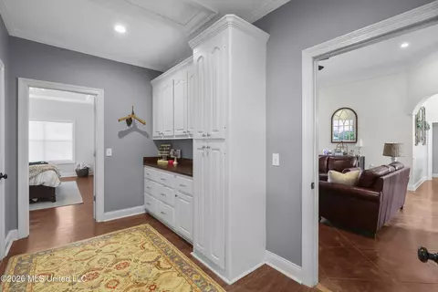 Entry Way - 119 Northaven Dr, Jackson, MS 39209 photo 5 of 6