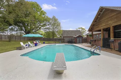 Exterior - 119 Northaven Dr, Jackson, MS 39209 photo 8 of 25