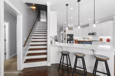 Entry Way - 119 Northaven Dr, Jackson, MS 39209 photo 6 of 6