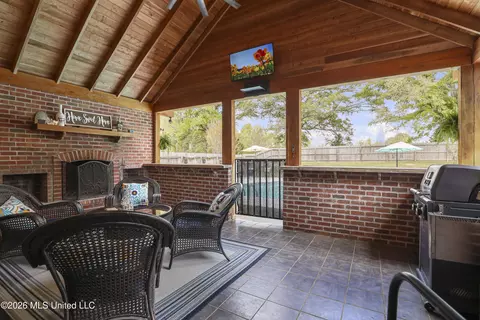 Exterior - 119 Northaven Dr, Jackson, MS 39209 photo 4 of 25