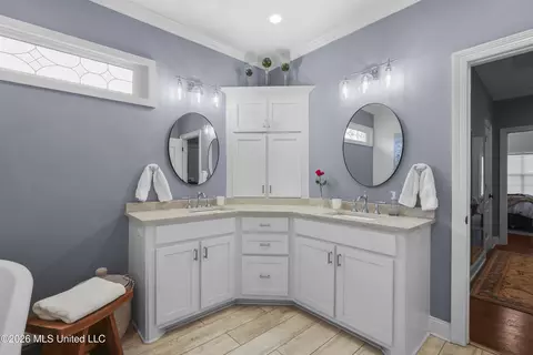 Bath - 119 Northaven Dr, Jackson, MS 39209 photo 4 of 6
