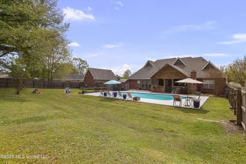 Exterior - 119 Northaven Dr, Jackson, MS 39209 photo 9 of 25