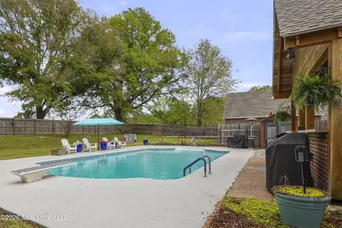 Exterior - 119 Northaven Dr, Jackson, MS 39209 photo 7 of 25