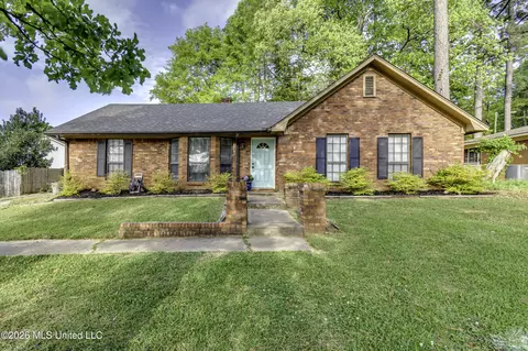 922 S College St, Brandon, MS 39042