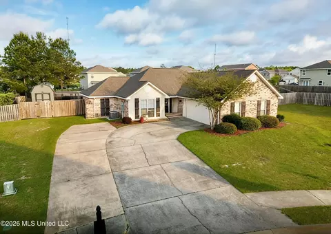 2101 Rhonda Ave, Ocean Springs, MS 39564
