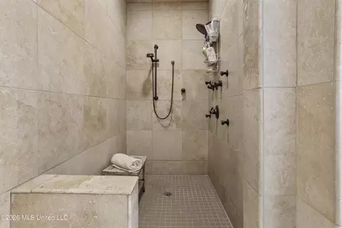 Bath - 6605 Haystack St, Biloxi, MS 39532 photo 4 of 7