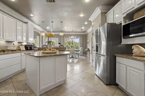 Kitchen - 6605 Haystack St, Biloxi, MS 39532 photo 6 of 8