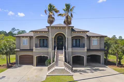 6605 Haystack St, Biloxi, MS 39532