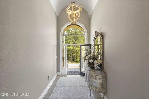 Entry Way - 6605 Haystack St, Biloxi, MS 39532 photo 2 of 6