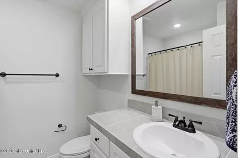 Bath - 124 Bailey Cv, Canton, MS 39046 photo 3 of 3