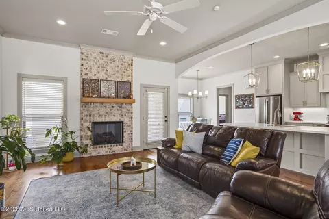 Living - 589 E Park St, Canton, MS 39046 photo 1 of 1