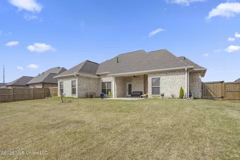 Exterior - 589 E Park St, Canton, MS 39046 photo 3 of 7