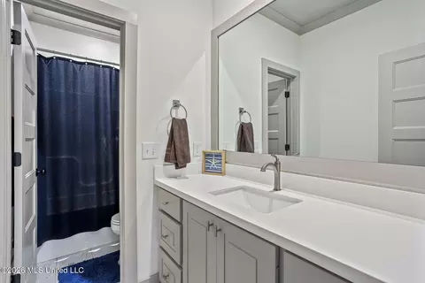 Bath - 589 E Park St, Canton, MS 39046 photo 4 of 4