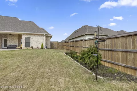 Exterior - 589 E Park St, Canton, MS 39046 photo 4 of 7