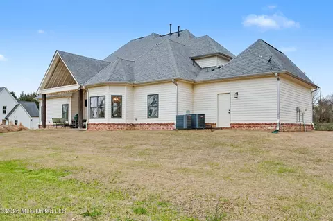 Exterior - 664 S Craft Rd, Hernando, MS 38632 photo 5 of 7