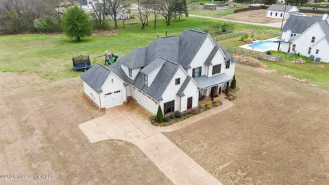 Exterior - 664 S Craft Rd, Hernando, MS 38632 photo 7 of 7
