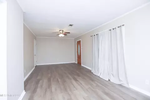 Living - 5448 Crepe Myrtle Dr, Jackson, MS 39206 photo 1 of 2
