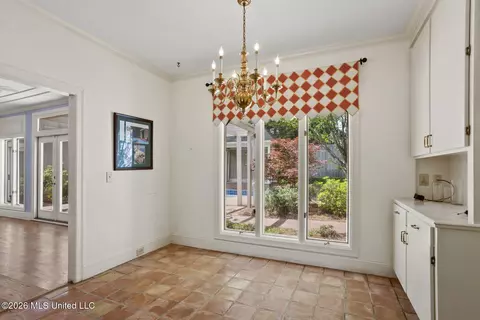 Dining - 11 Highland Meadows Dr, Jackson, MS 39211 photo 2 of 3