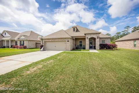 11633 Brookstone Dr, Ocean Springs, MS 39564