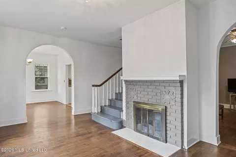 Living - 2010 Laurel St, Jackson, MS 39202 photo 1 of 3