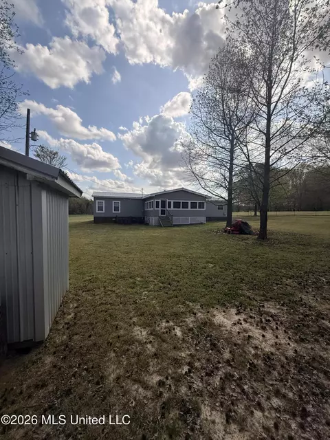 Exterior - 573 Alred Rd, Coldwater, MS 38618 photo 4 of 8