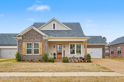 Exterior - 3847 Swan Cv, Hernando, MS 38632 photo 2 of 7
