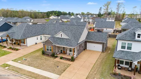 View/Area - 3847 Swan Cv, Hernando, MS 38632 photo 1 of 9