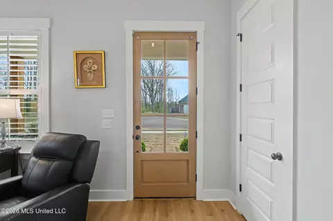 Entry Way - 3847 Swan Cv, Hernando, MS 38632 photo 2 of 3