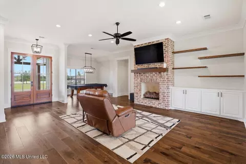 Living - 361 Stump Ridge Rd, Brandon, MS 39047 photo 1 of 2