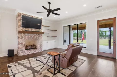 Living - 361 Stump Ridge Rd, Brandon, MS 39047 photo 2 of 2