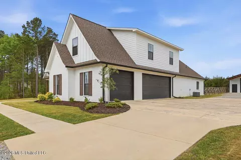 Exterior - 361 Stump Ridge Rd, Brandon, MS 39047 photo 4 of 10