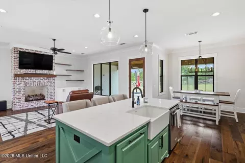 Kitchen - 361 Stump Ridge Rd, Brandon, MS 39047 photo 2 of 4
