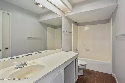 Bath - 2337 River Oaks Blvd #A/B, Jackson, MS 39211 photo 1 of 4
