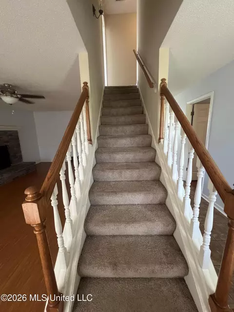 Entry Way - 3079 Lake Grove Dr, Hernando, MS 38632 photo 1 of 1