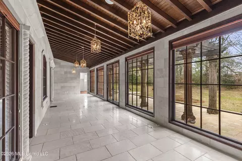 Entry Way - 4028 Old Canton Rd, Jackson, MS 39216 photo 5 of 9