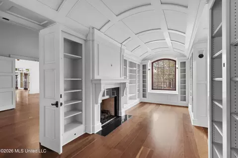 Entry Way - 4028 Old Canton Rd, Jackson, MS 39216 photo 8 of 9