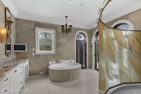 Bath - 4028 Old Canton Rd, Jackson, MS 39216 photo 1 of 8