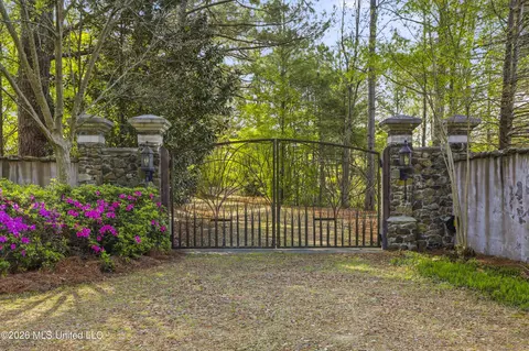 Exterior - 4028 Old Canton Rd, Jackson, MS 39216 photo 13 of 16