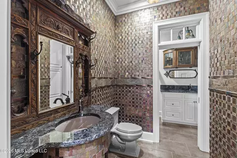 Bath - 4028 Old Canton Rd, Jackson, MS 39216 photo 7 of 8