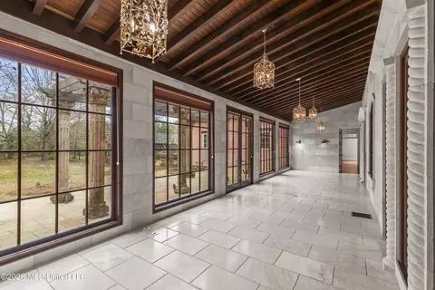 Entry Way - 4028 Old Canton Rd, Jackson, MS 39216 photo 4 of 9